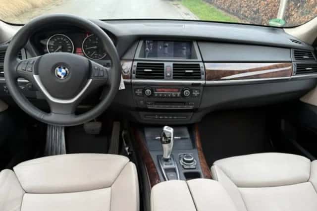 BMW X5 (2011) thumbnail 3