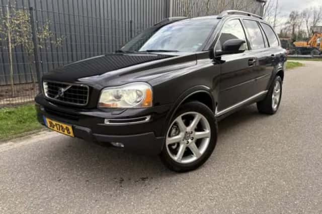 Volvo XC90 (2009) thumbnail 1