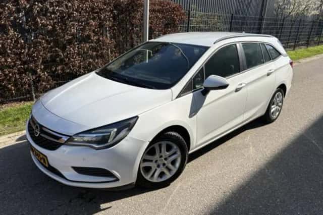 Opel Astra (2019) thumbnail 2