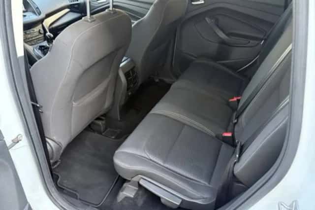 Ford Kuga (2017) thumbnail 4