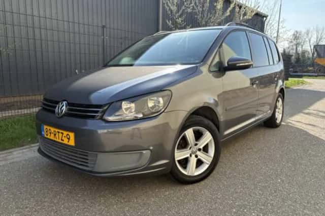 Volkswagen Touran (2011) thumbnail 1