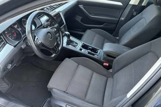 Volkswagen Passat (2018) thumbnail 5