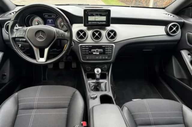 Mercedes-Benz CLA-Klasse (2014) thumbnail 3