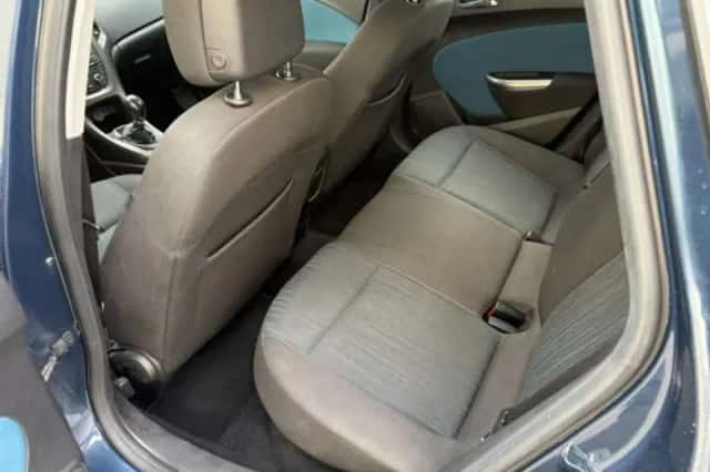 Opel Astra (2011) thumbnail 4
