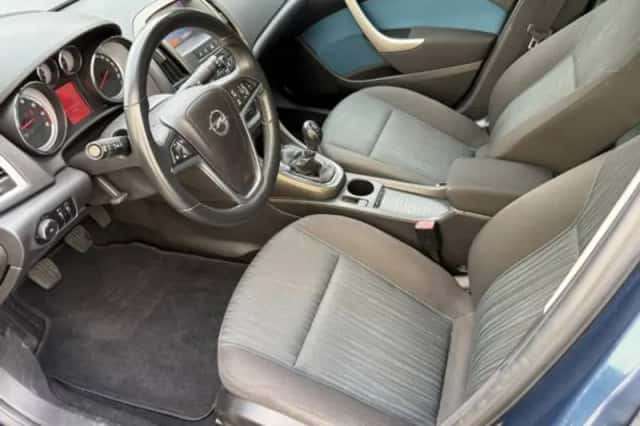 Opel Astra (2011) thumbnail 5