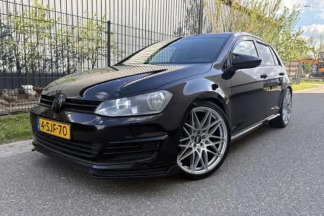 Volkswagen Golf (2013) thumbnail 1
