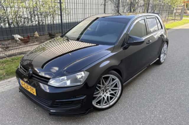 Volkswagen Golf (2013) thumbnail 2