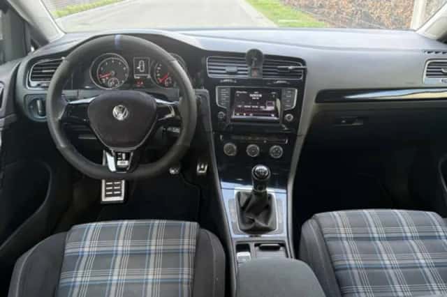 Volkswagen Golf (2013) thumbnail 3