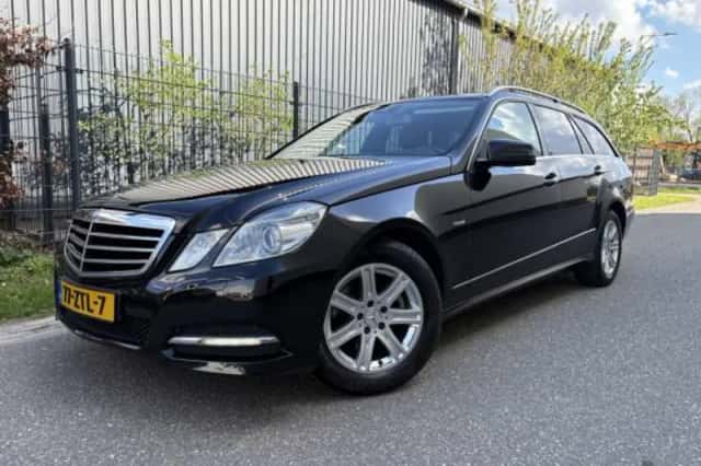 Mercedes-Benz E-Klasse (2012) thumbnail 1