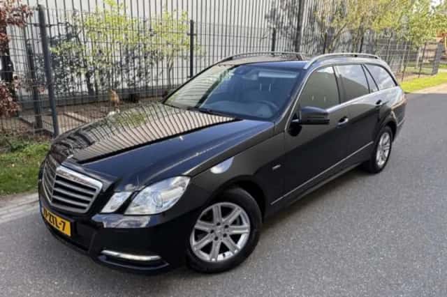 Mercedes-Benz E-Klasse (2012) thumbnail 2