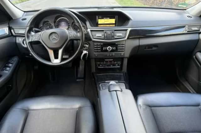 Mercedes-Benz E-Klasse (2012) thumbnail 3