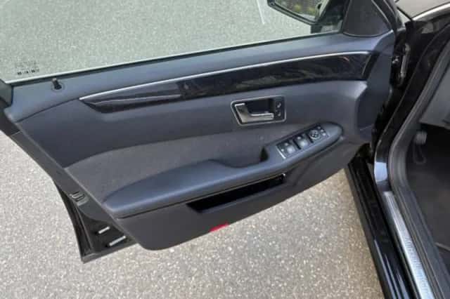 Mercedes-Benz E-Klasse (2012) thumbnail 6