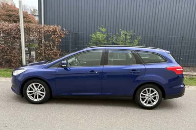 Ford Focus (2015) thumbnail 3