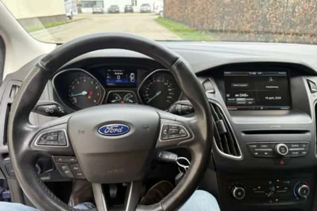 Ford Focus (2015) thumbnail 5