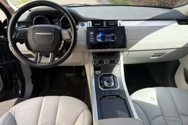 Land Rover Range (2012) thumbnail 3