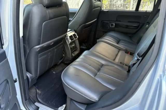 Land Rover Range (2010) thumbnail 4