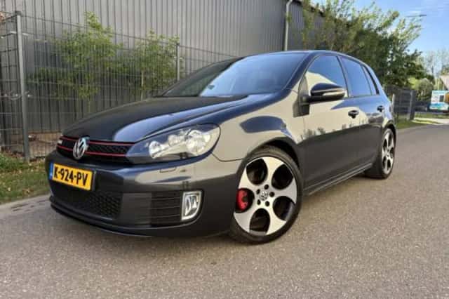 Volkswagen Golf (2010) thumbnail 1