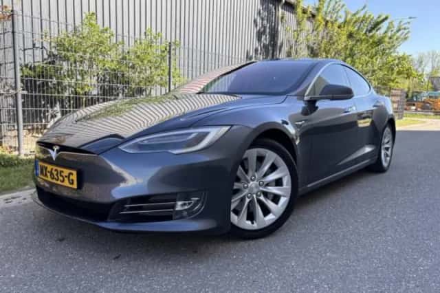 Tesla Model (2017) thumbnail 1