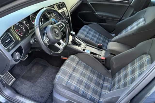 Volkswagen Golf (2015) thumbnail 5