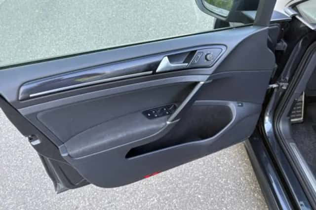 Volkswagen Golf (2015) thumbnail 6