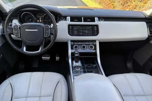 Land Rover Range (2016) thumbnail 3