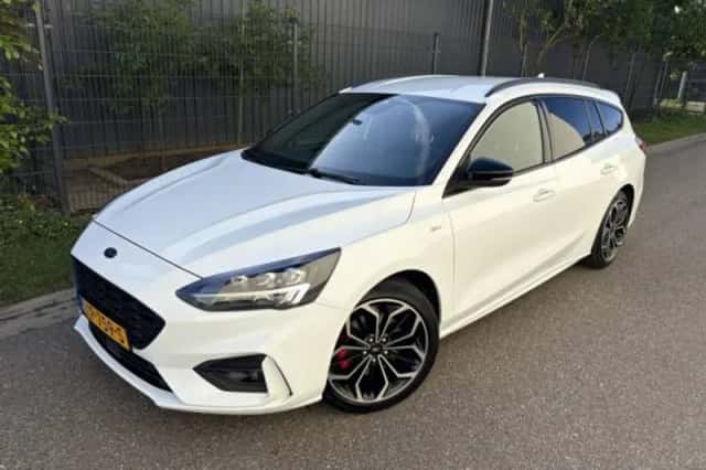 Ford Focus (2019) thumbnail 2