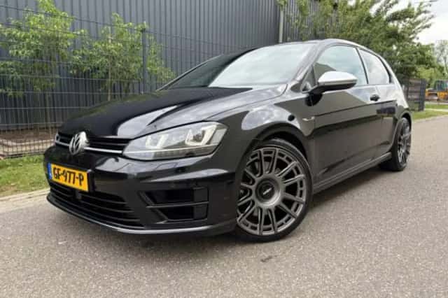 Volkswagen Golf (2015) thumbnail 1