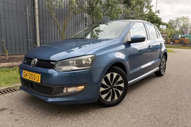 Volkswagen Polo (2015) thumbnail 1
