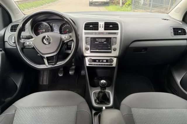 Volkswagen Polo (2015) thumbnail 3