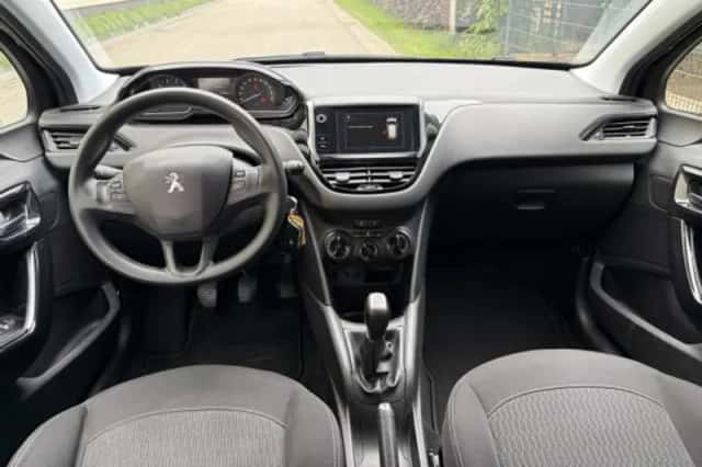 Peugeot 208 (2017) thumbnail 3