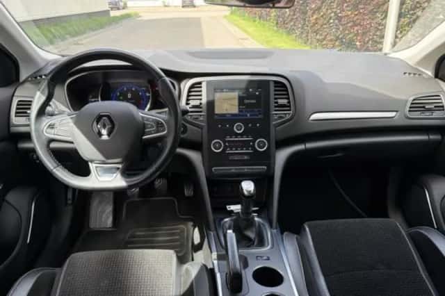 Renault Mégane (2017) thumbnail 3