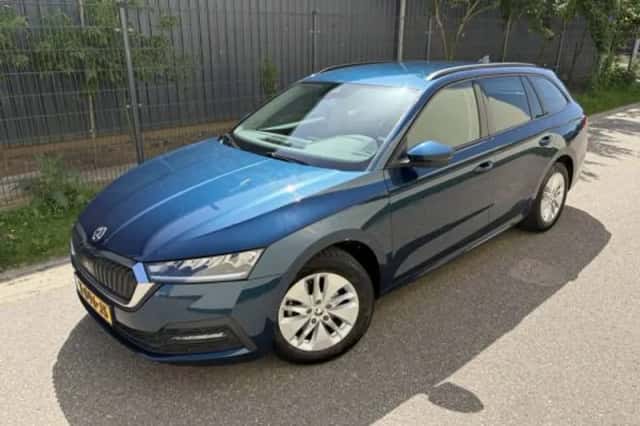 Škoda Octavia (2023) thumbnail 2