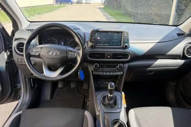 Hyundai Kona (2019) thumbnail 3