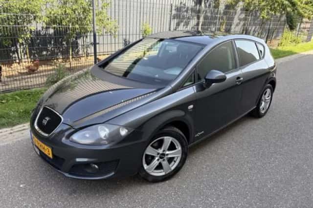 SEAT Leon (2011) thumbnail 2