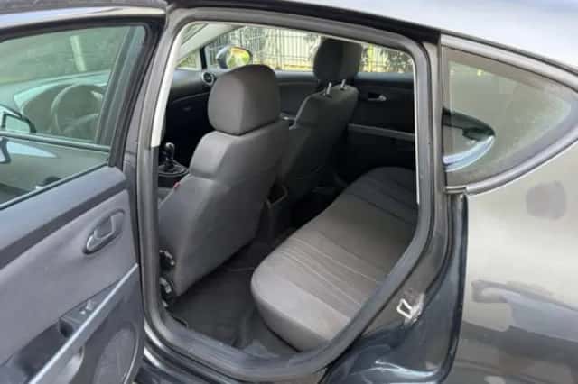 SEAT Leon (2011) thumbnail 4