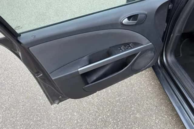 SEAT Leon (2011) thumbnail 6