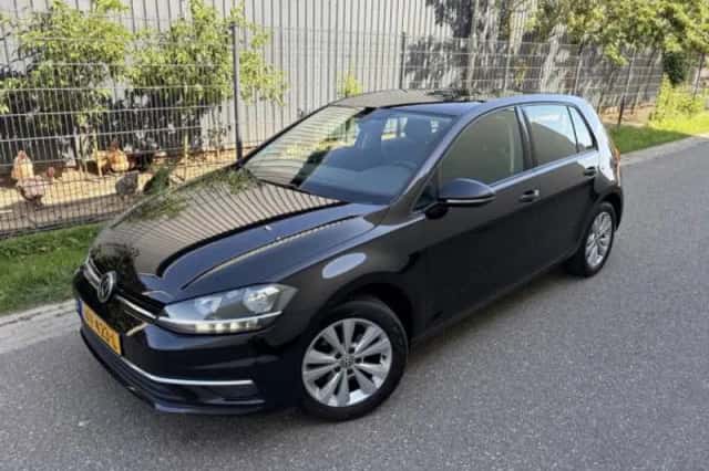 Volkswagen Golf (2017) thumbnail 2