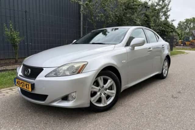 Lexus IS (2006) thumbnail 1