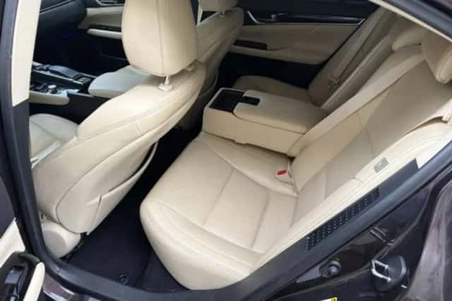 Lexus GS (2012) thumbnail 4
