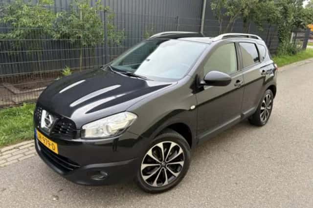 Nissan Qashqai (2011) thumbnail 2