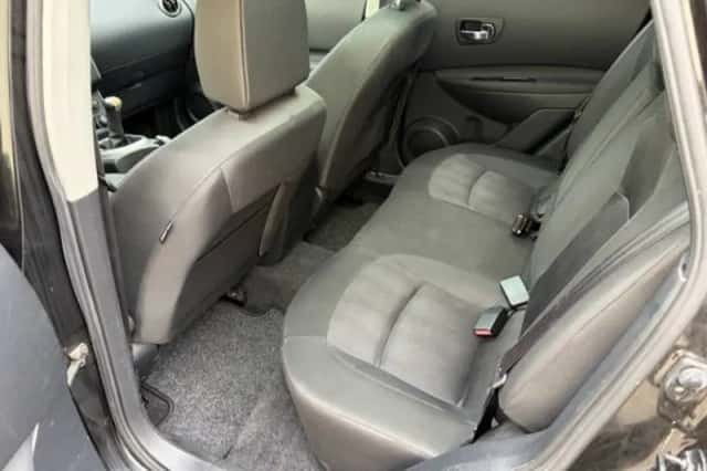 Nissan Qashqai (2011) thumbnail 4
