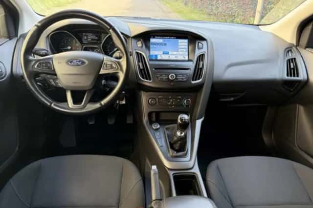 Ford Focus (2017) thumbnail 3
