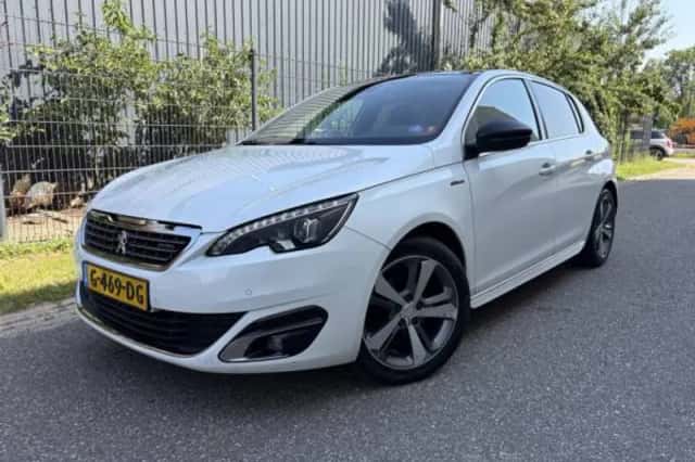 Peugeot 308 (2015) thumbnail 1