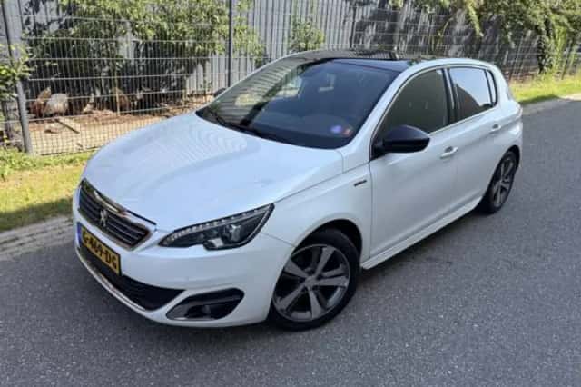 Peugeot 308 (2015) thumbnail 2