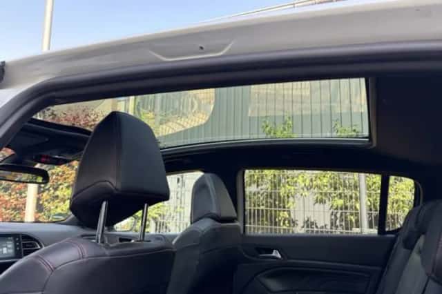 Peugeot 308 (2015) thumbnail 5