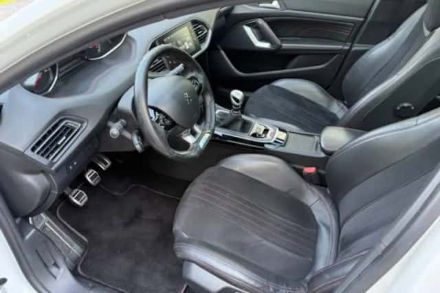 Peugeot 308 (2015) thumbnail 6