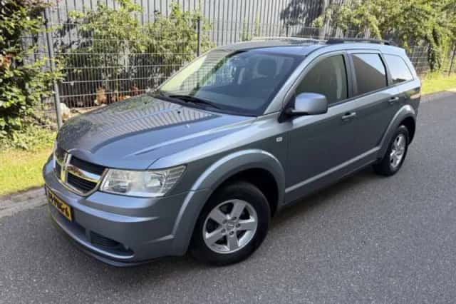 Dodge Journey (2011) thumbnail 2