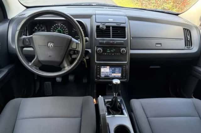 Dodge Journey (2011) thumbnail 3