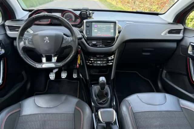 Peugeot 2008 (2017) thumbnail 3