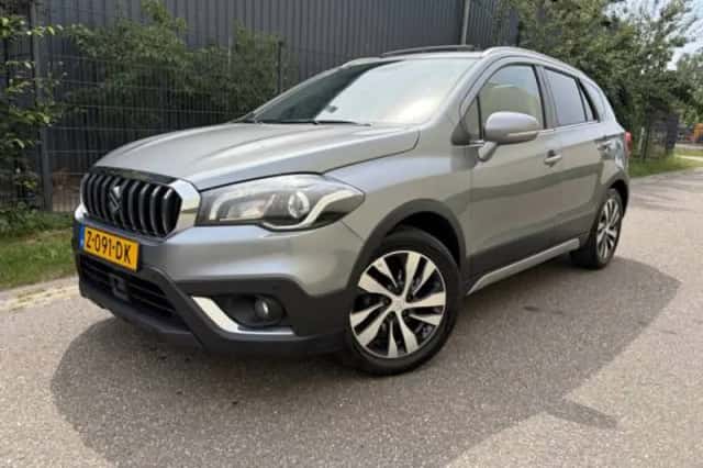 Suzuki S-Cross (2019) thumbnail 1